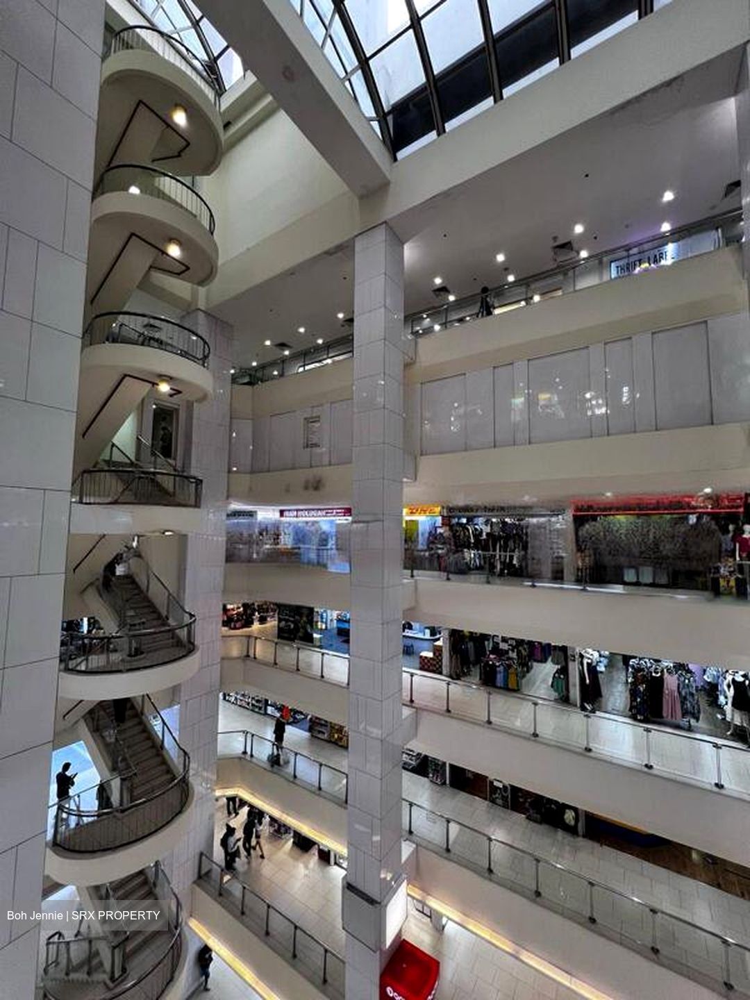 Lucky Plaza (D9), Shop House #477638641